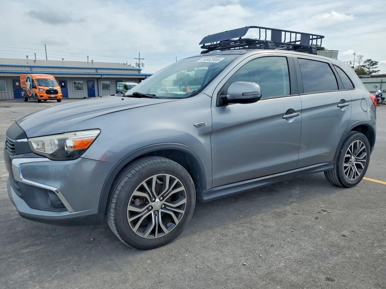 Salvage Mitsubishi Outlander Image