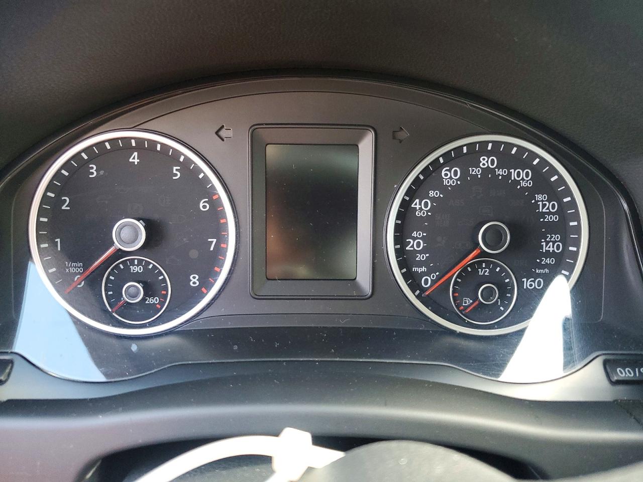 Volkswagen Tiguan S