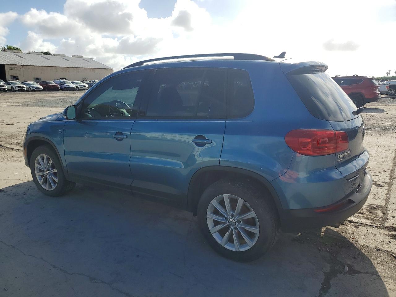 Volkswagen Tiguan S