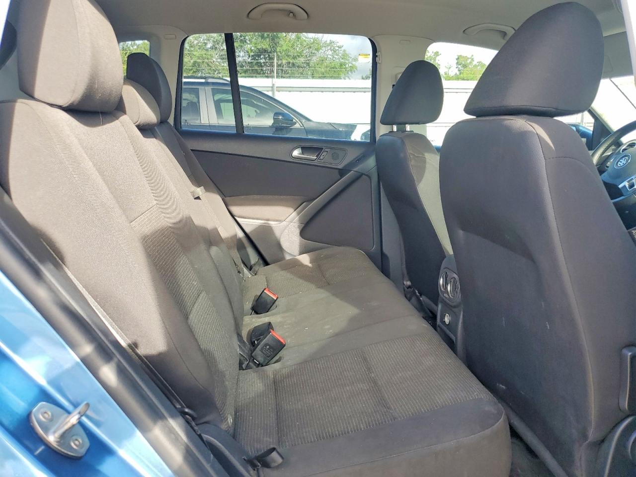 Volkswagen Tiguan S