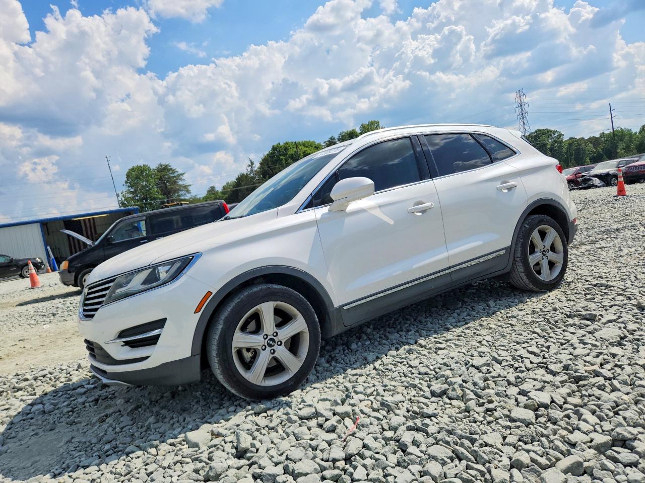 Salvage Lincoln MKC Image