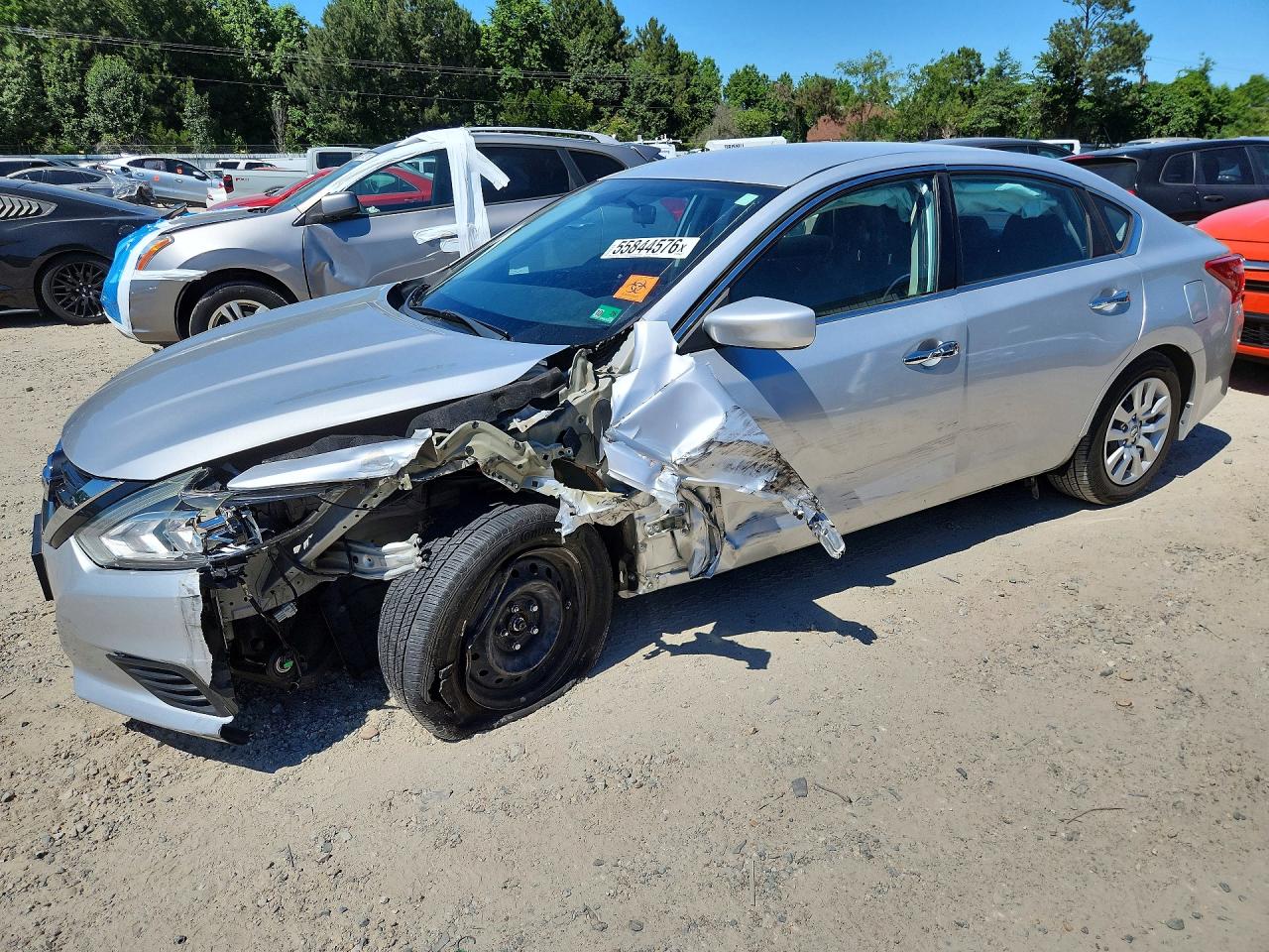 Salvage Nissan Altima Image