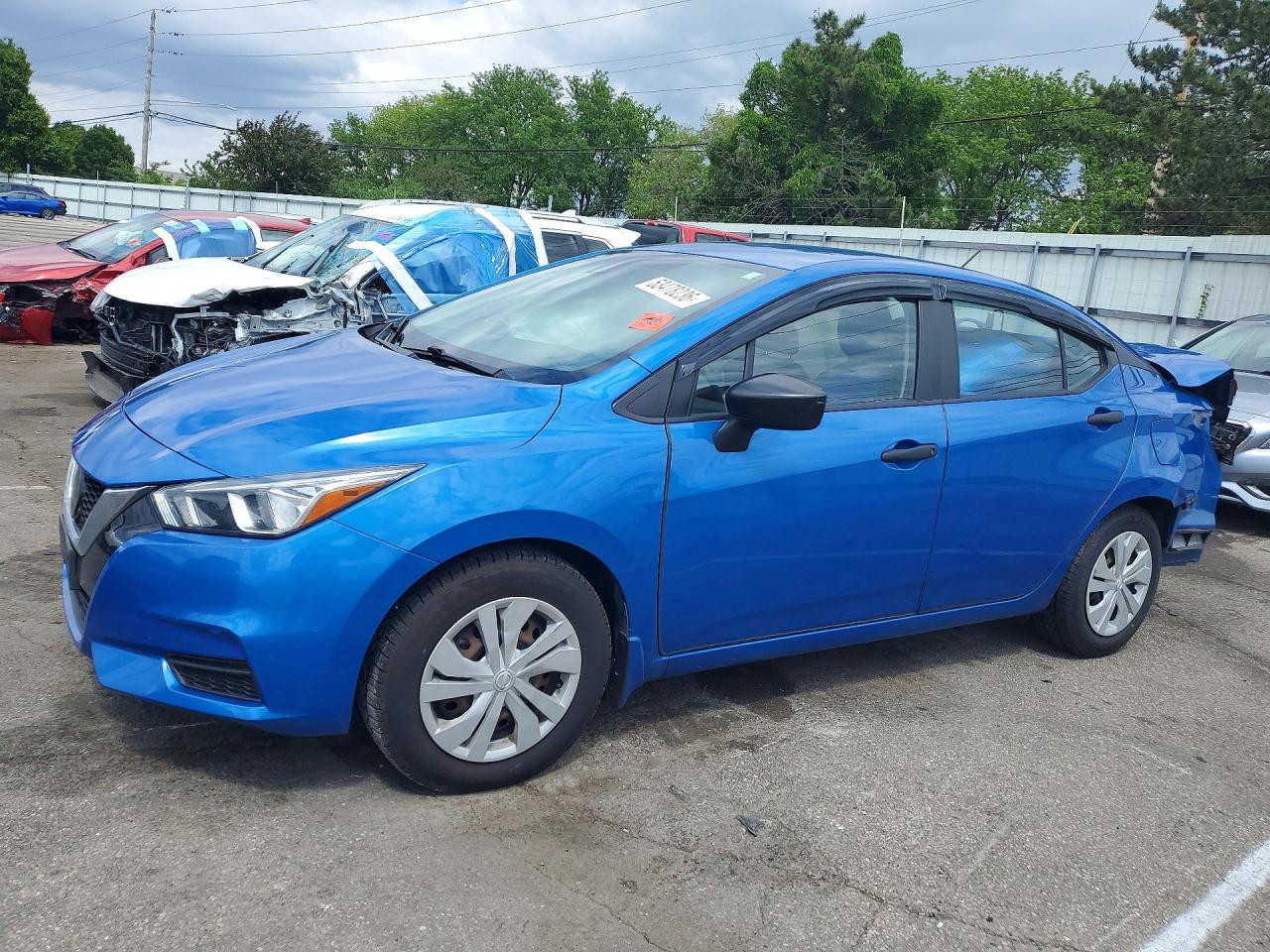 Salvage Nissan Versa Image