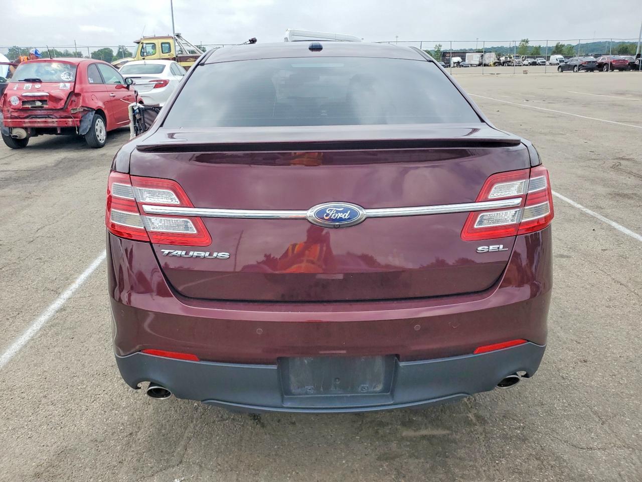 Ford Taurus Sel