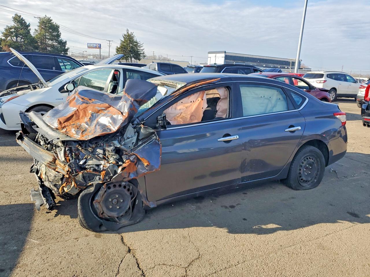 Salvage Nissan Sentra Image