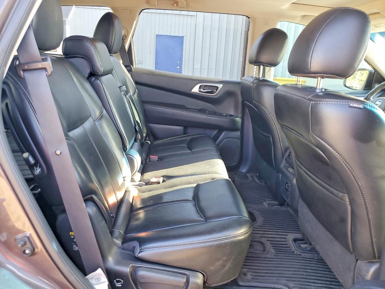 Nissan Pathfinder Platinum