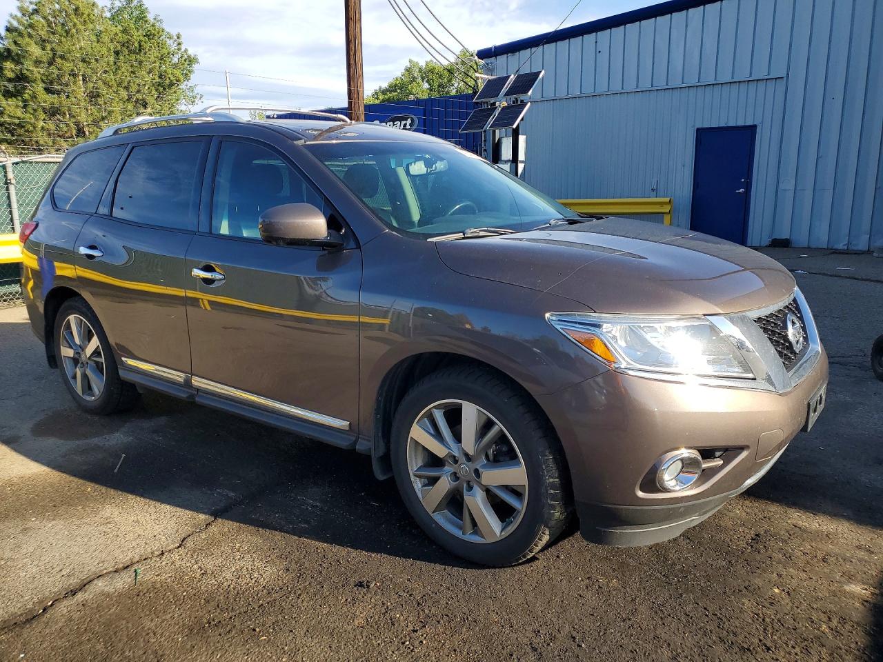 Nissan Pathfinder Platinum
