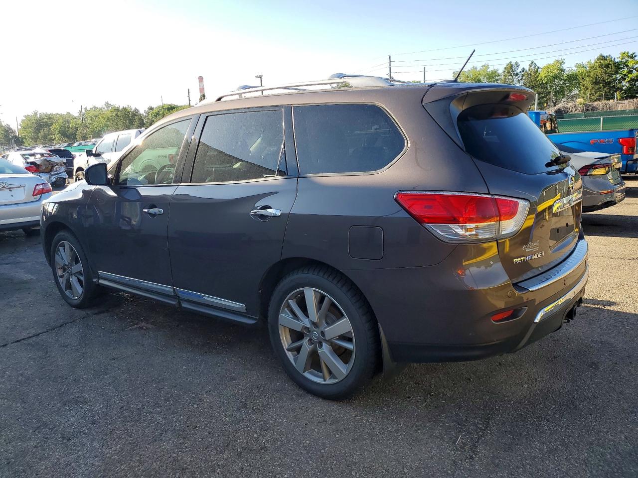 Nissan Pathfinder Platinum