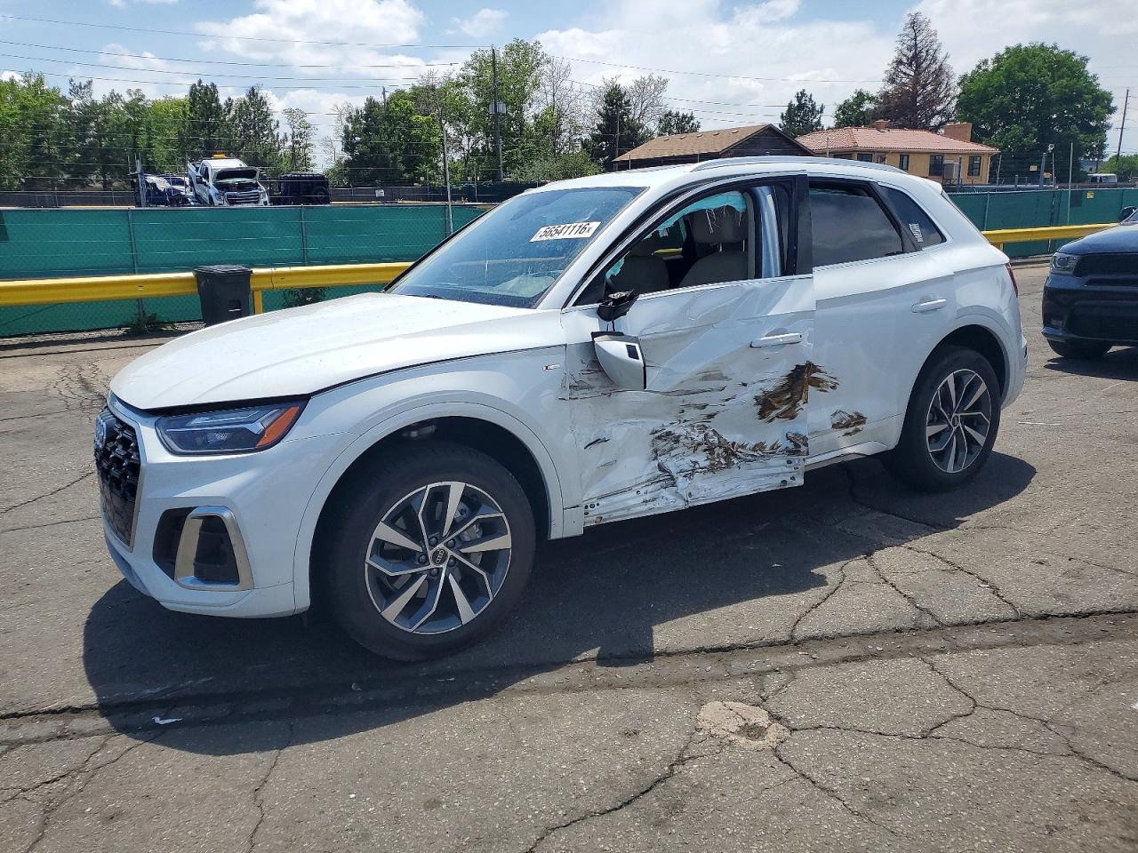 Salvage Audi Q5 Image