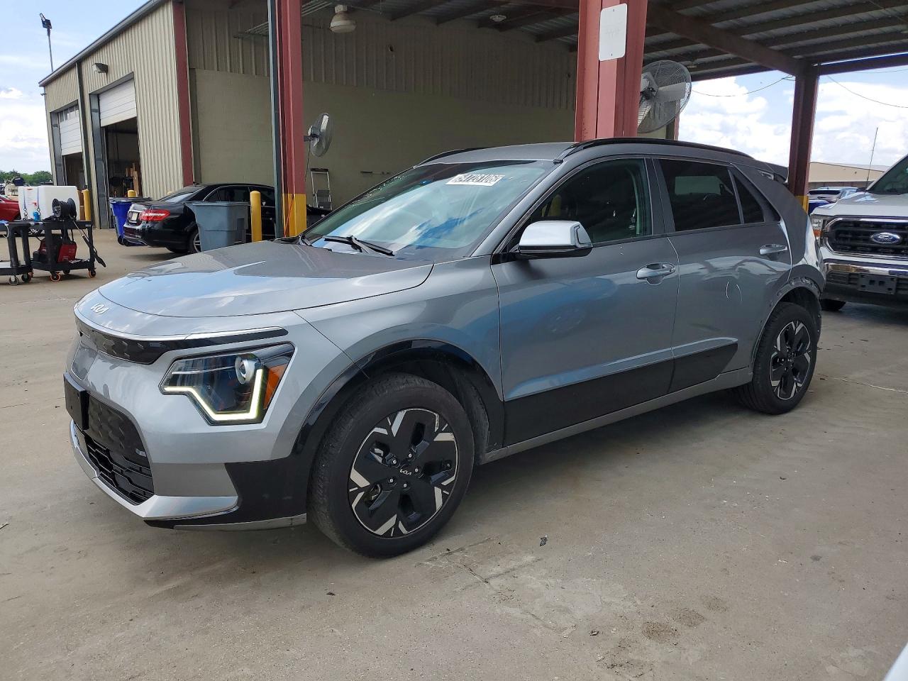 Salvage Kia Niro Image