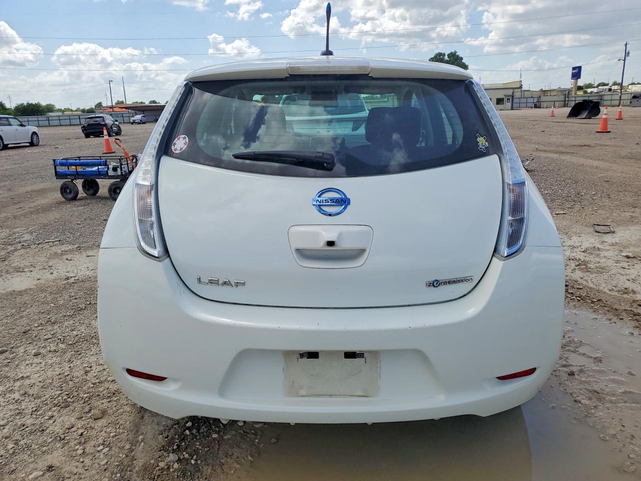 Nissan LEAF S