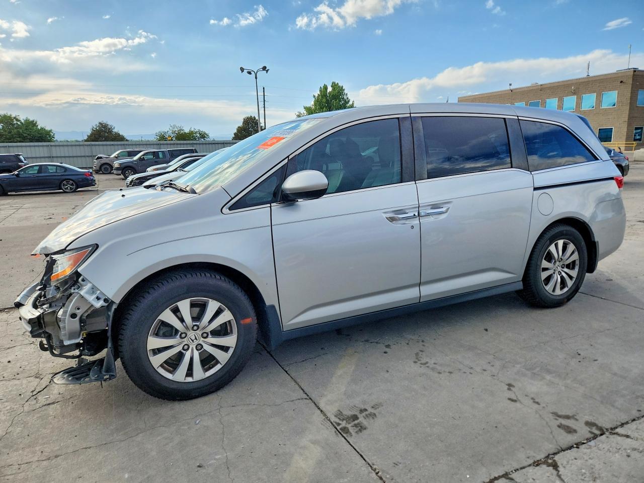 Salvage Honda Odyssey Image