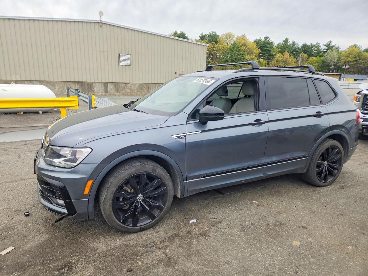 Salvage Volkswagen Tiguan Image