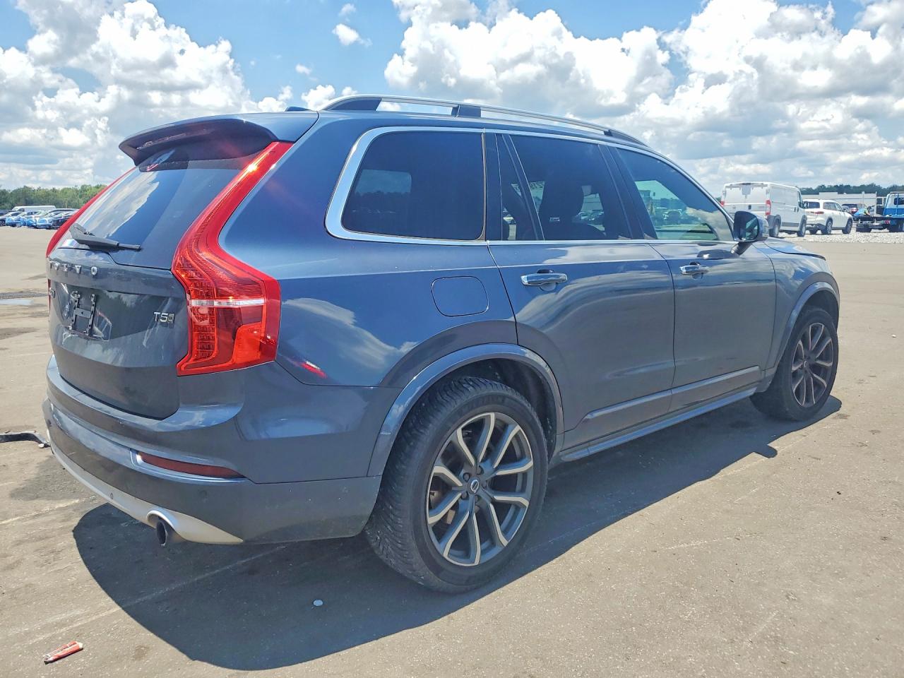 Volvo XC90 T5