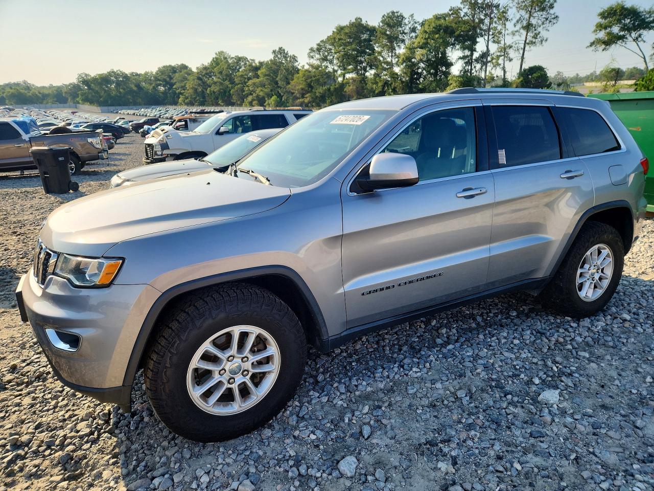 Salvage Jeep Grand Cherokee Image
