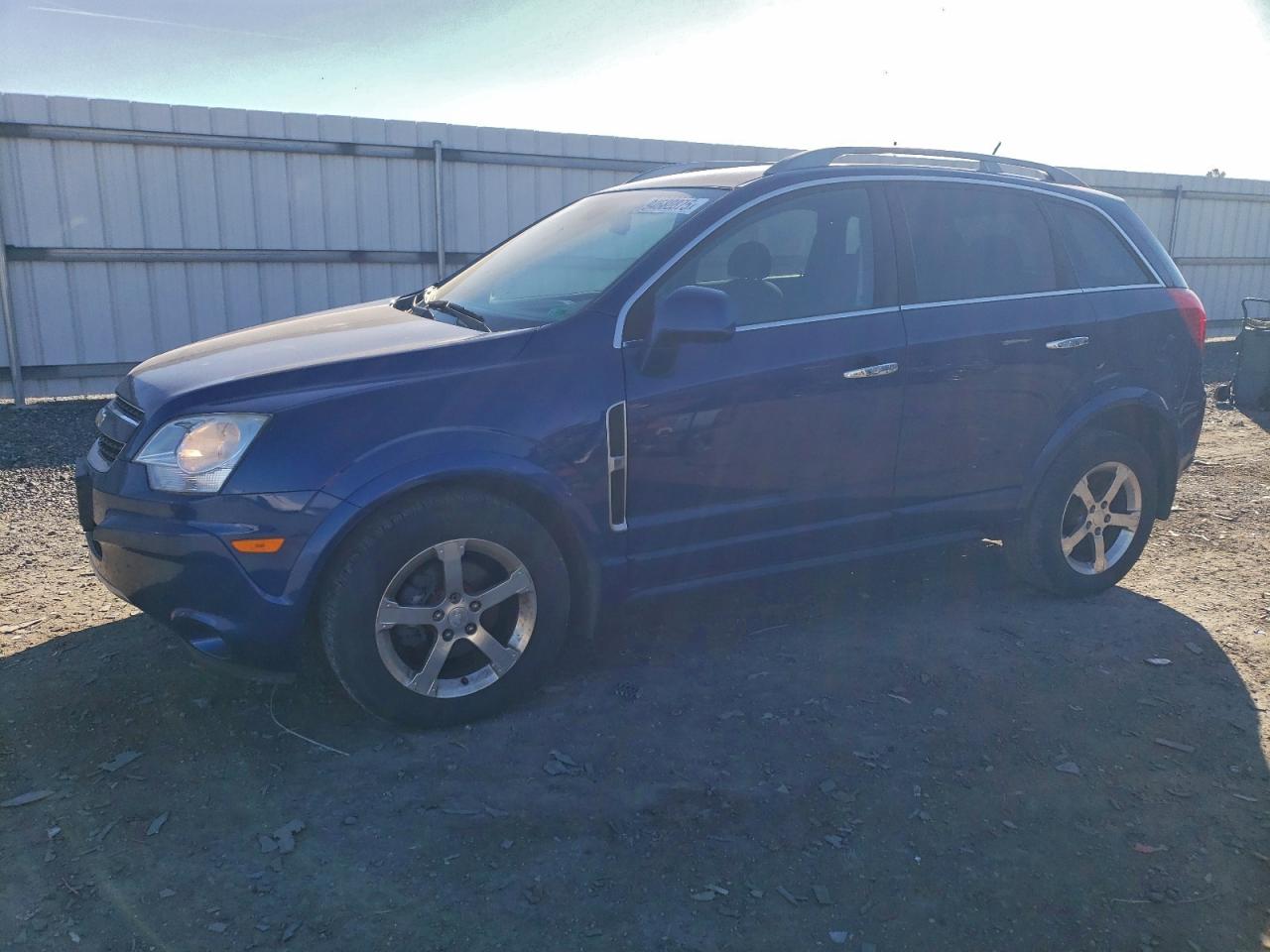 Salvage Chevrolet Captiva Image