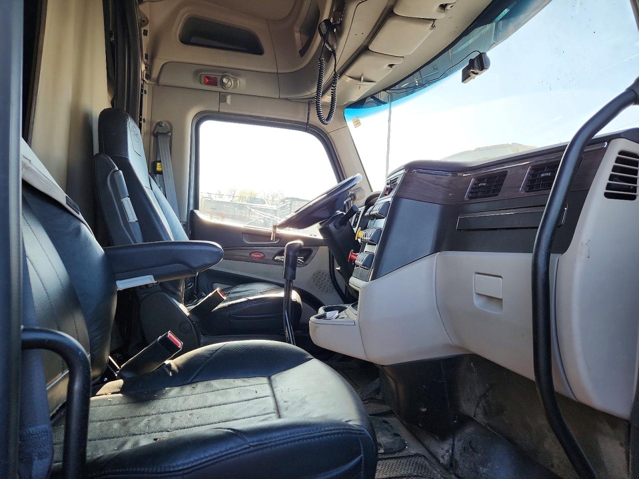 Peterbilt 567