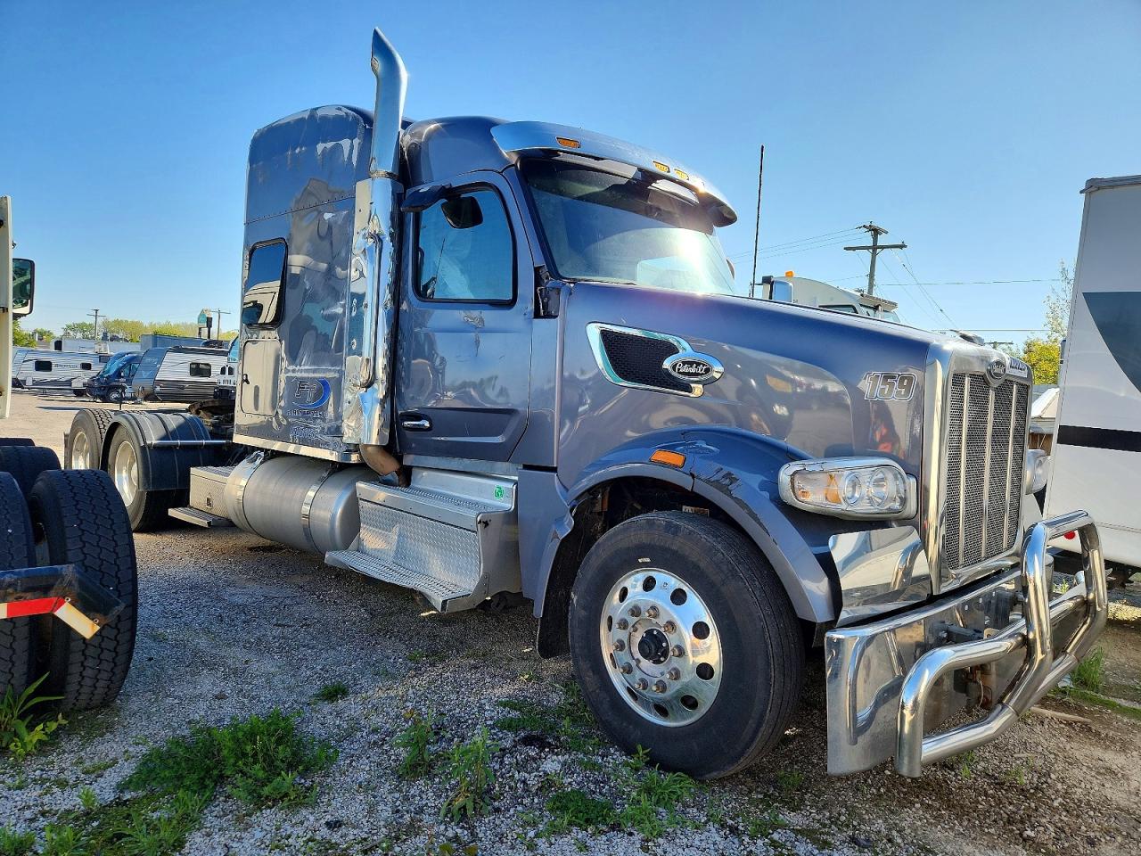 Salvage Peterbilt 567 Image