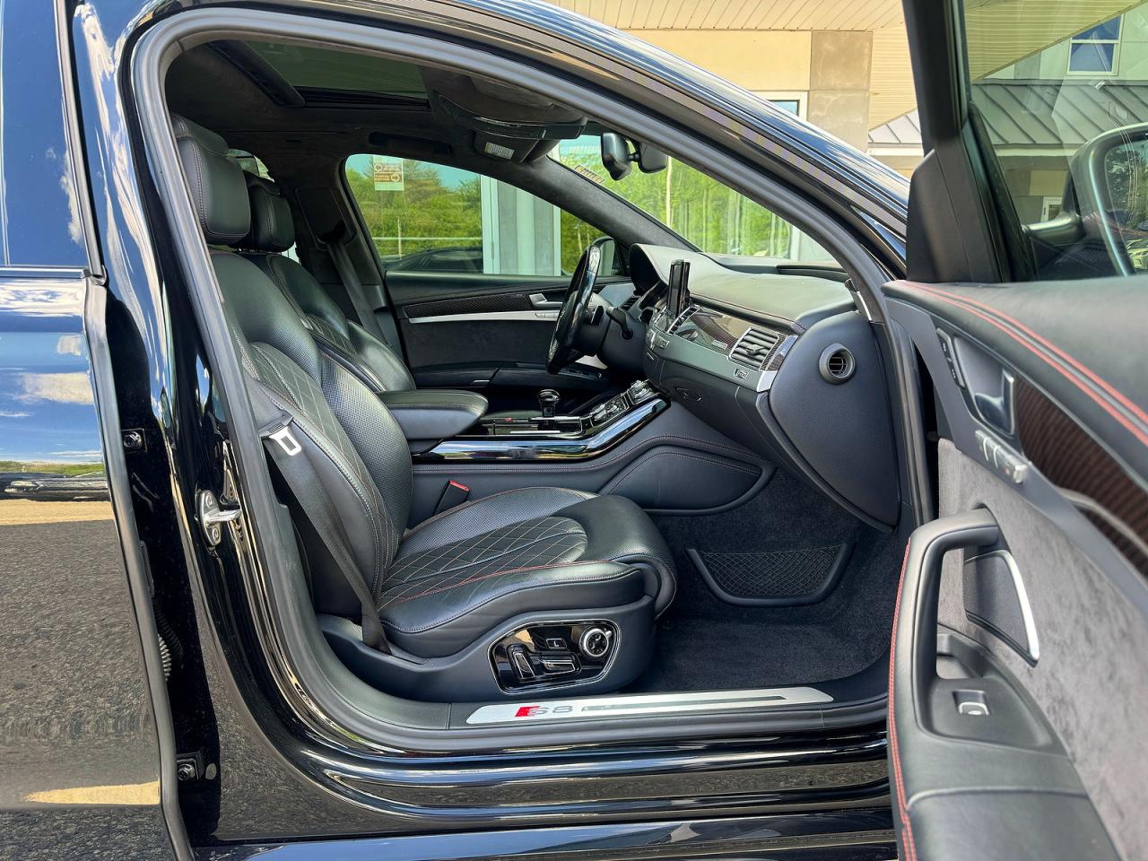 Audi S8 Plus Quattro