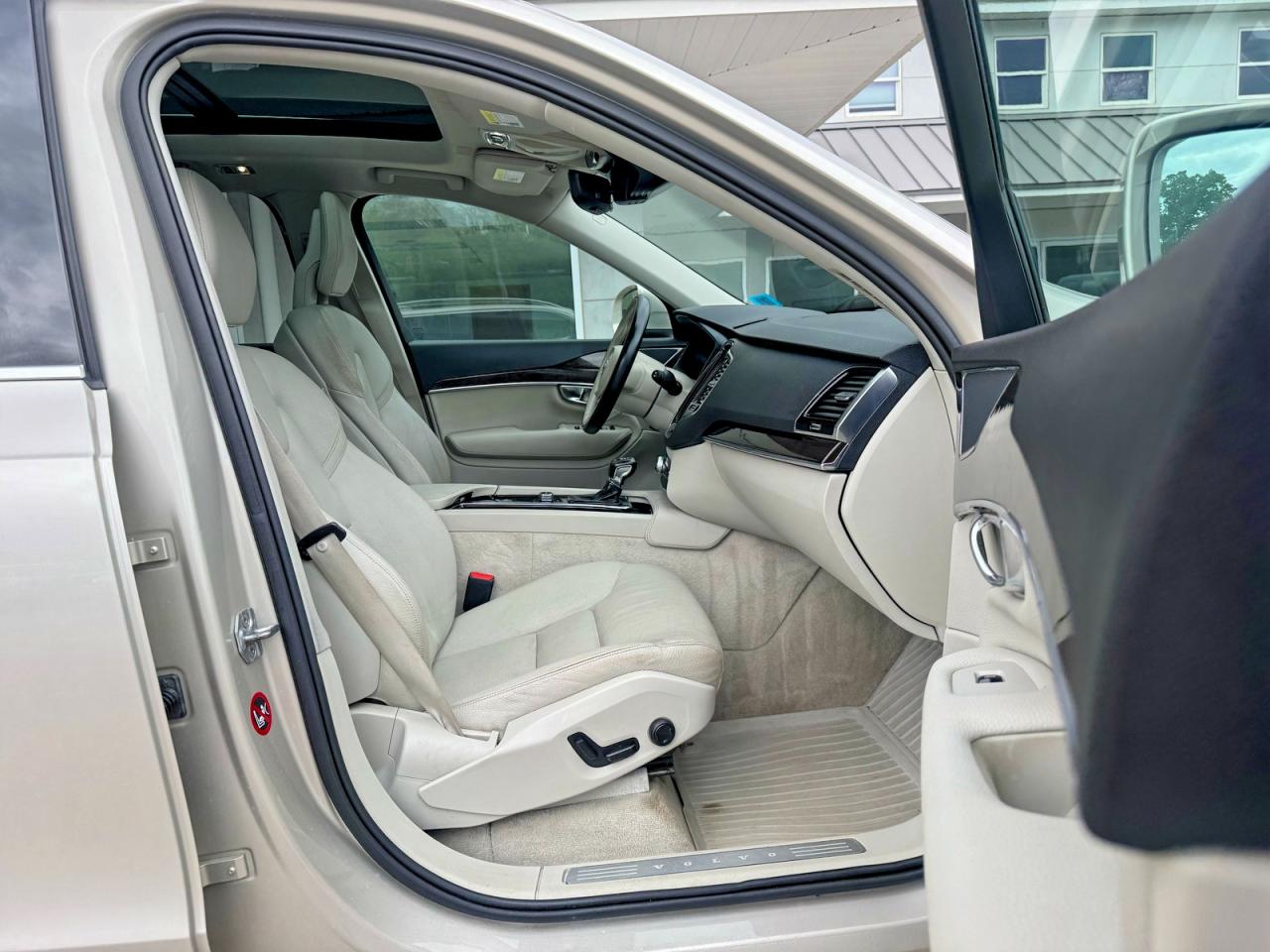 Volvo XC90 T6