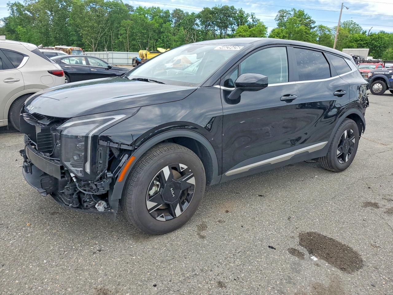 Salvage Kia Sportage Image