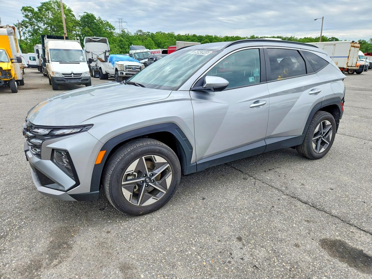 Salvage Hyundai TUCSON Image