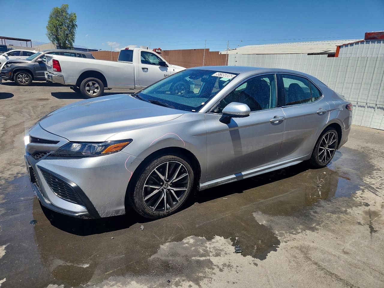 Salvage Toyota Camry Image