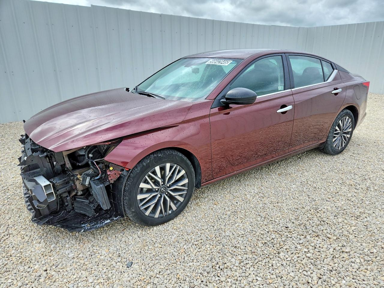 Salvage Nissan Altima Image