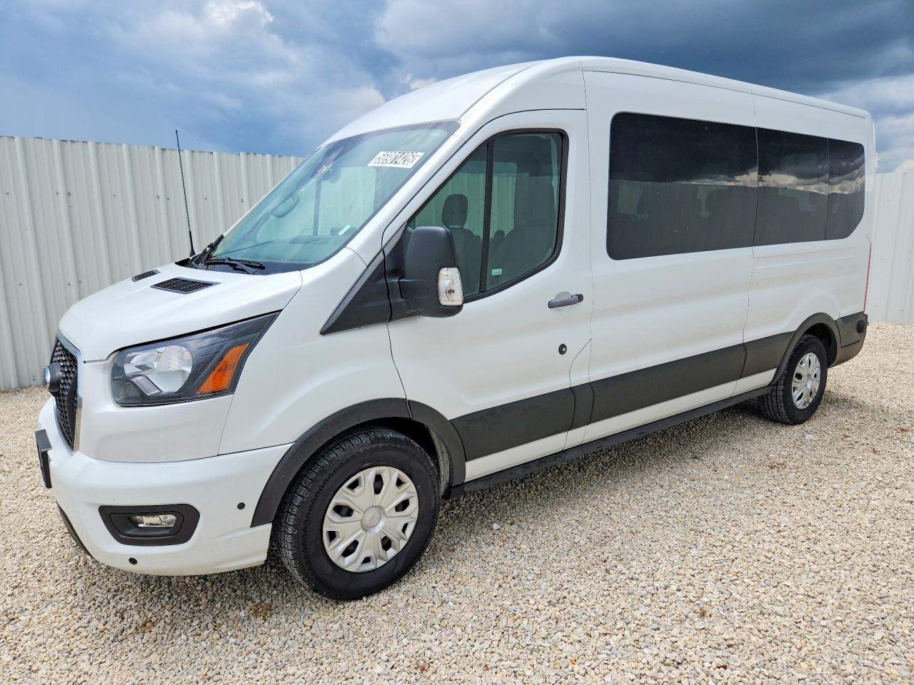 Salvage Ford Transit Image