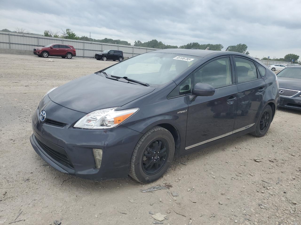 Salvage Toyota Prius Image