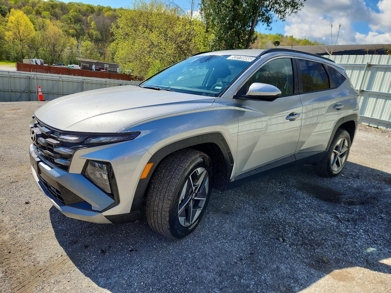 Salvage Hyundai TUCSON Image