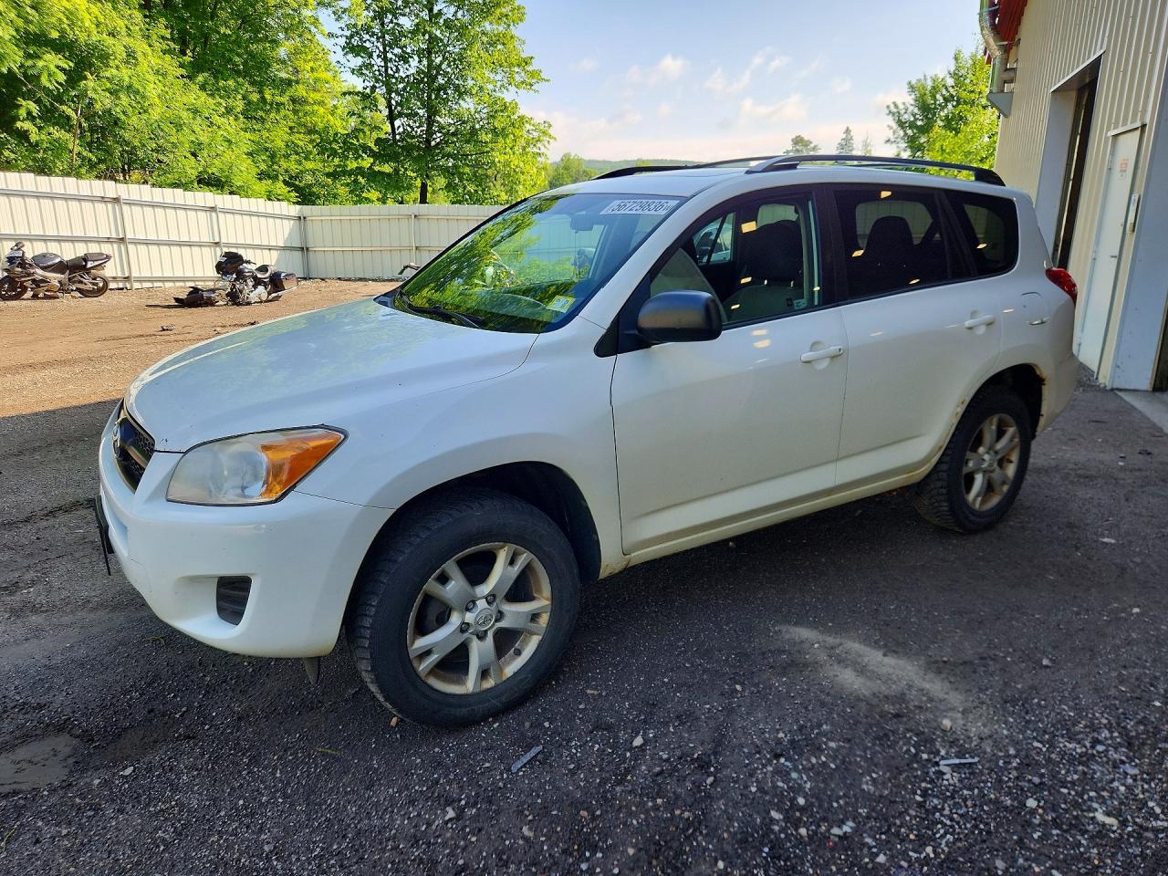 Salvage Toyota RAV4 Image