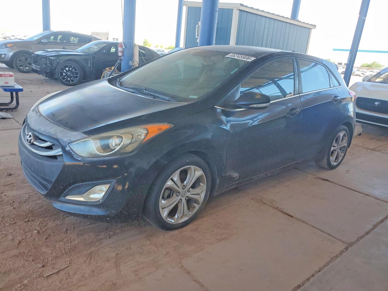 Salvage Hyundai ELANTRA Image