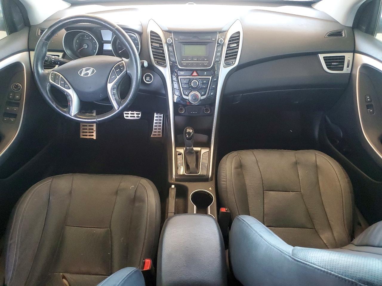 Hyundai ELANTRA Base