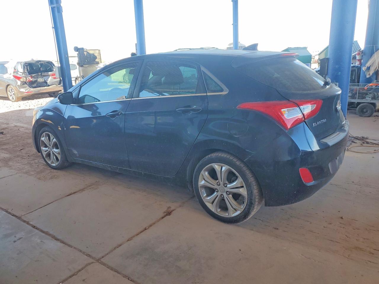 Hyundai ELANTRA Base