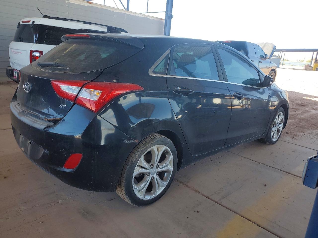 Hyundai ELANTRA Base