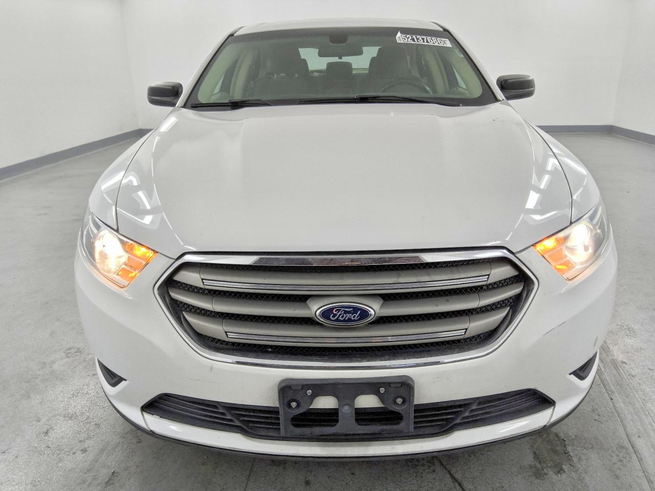 Ford Taurus Se