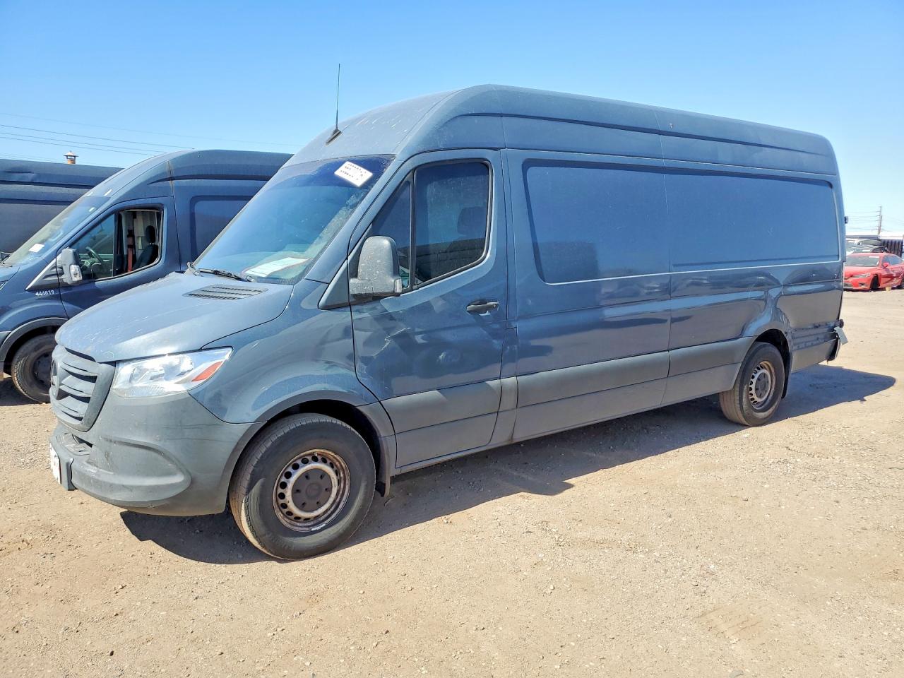 Salvage Mercedes-Benz Sprinter Image