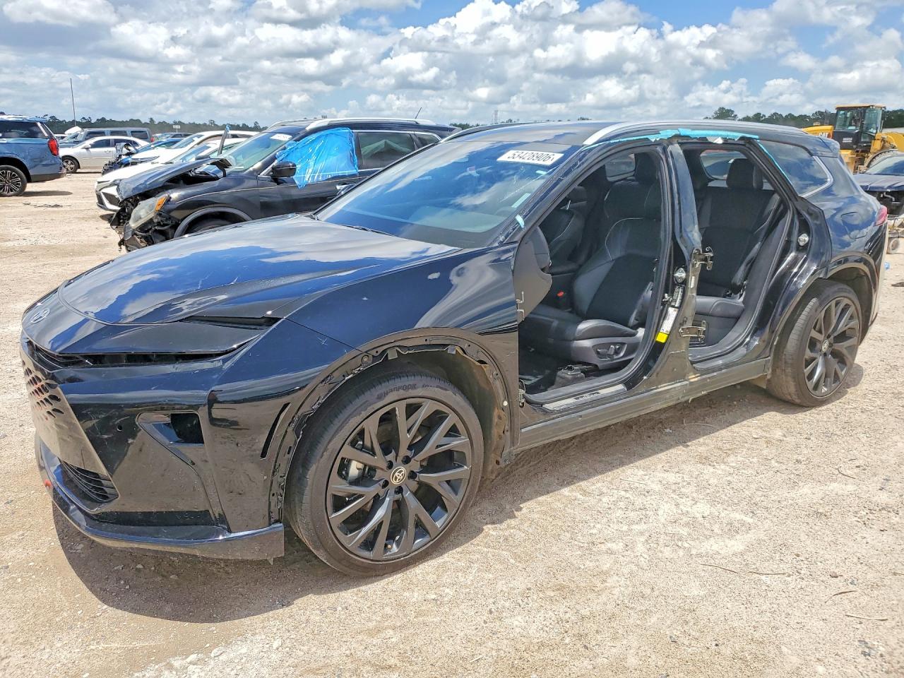 Salvage Toyota Crown Signia Image