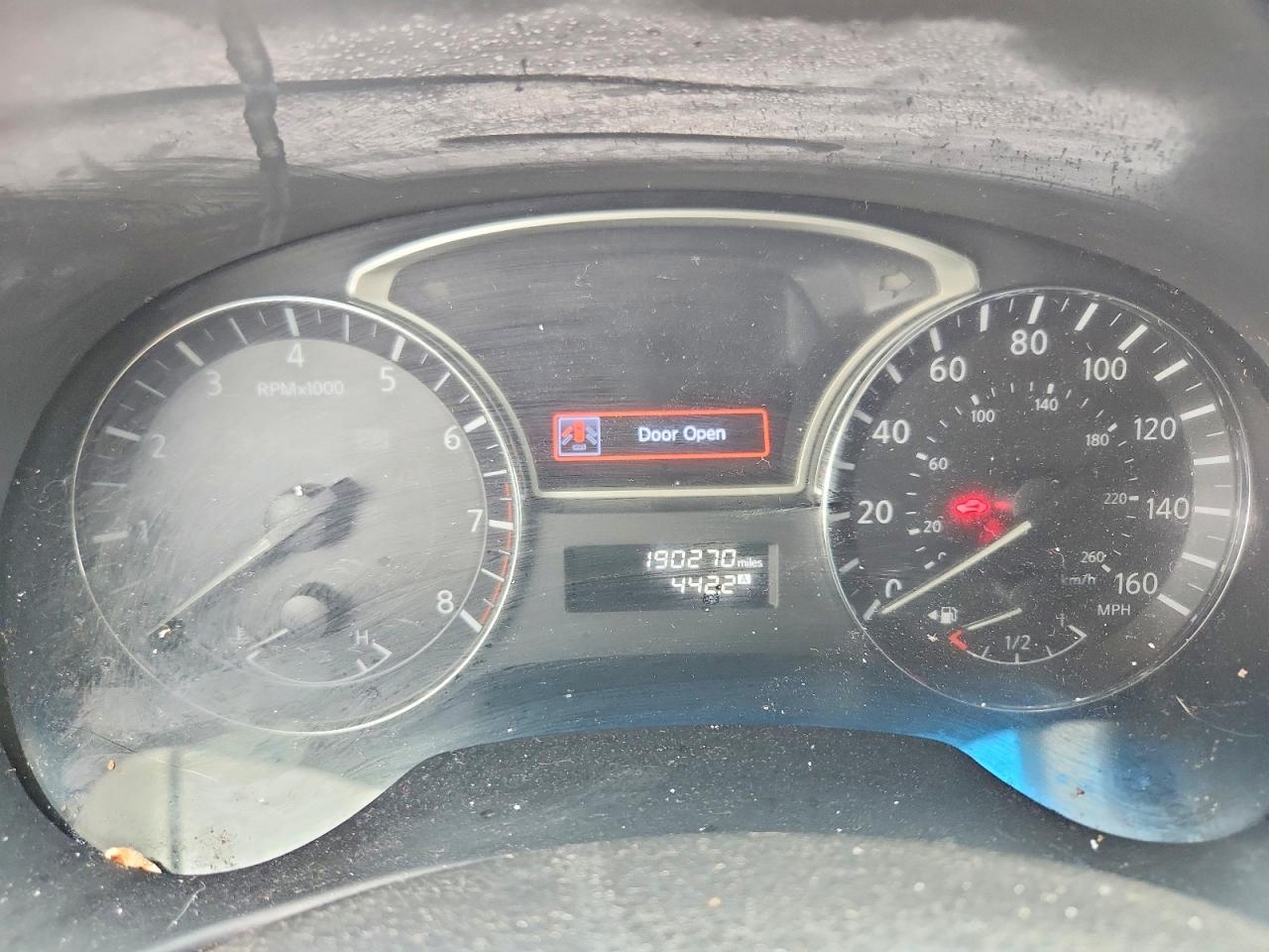 Nissan Pathfinder Sv