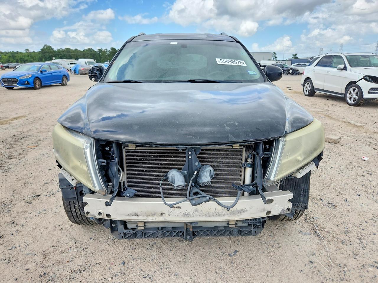 Nissan Pathfinder Sv