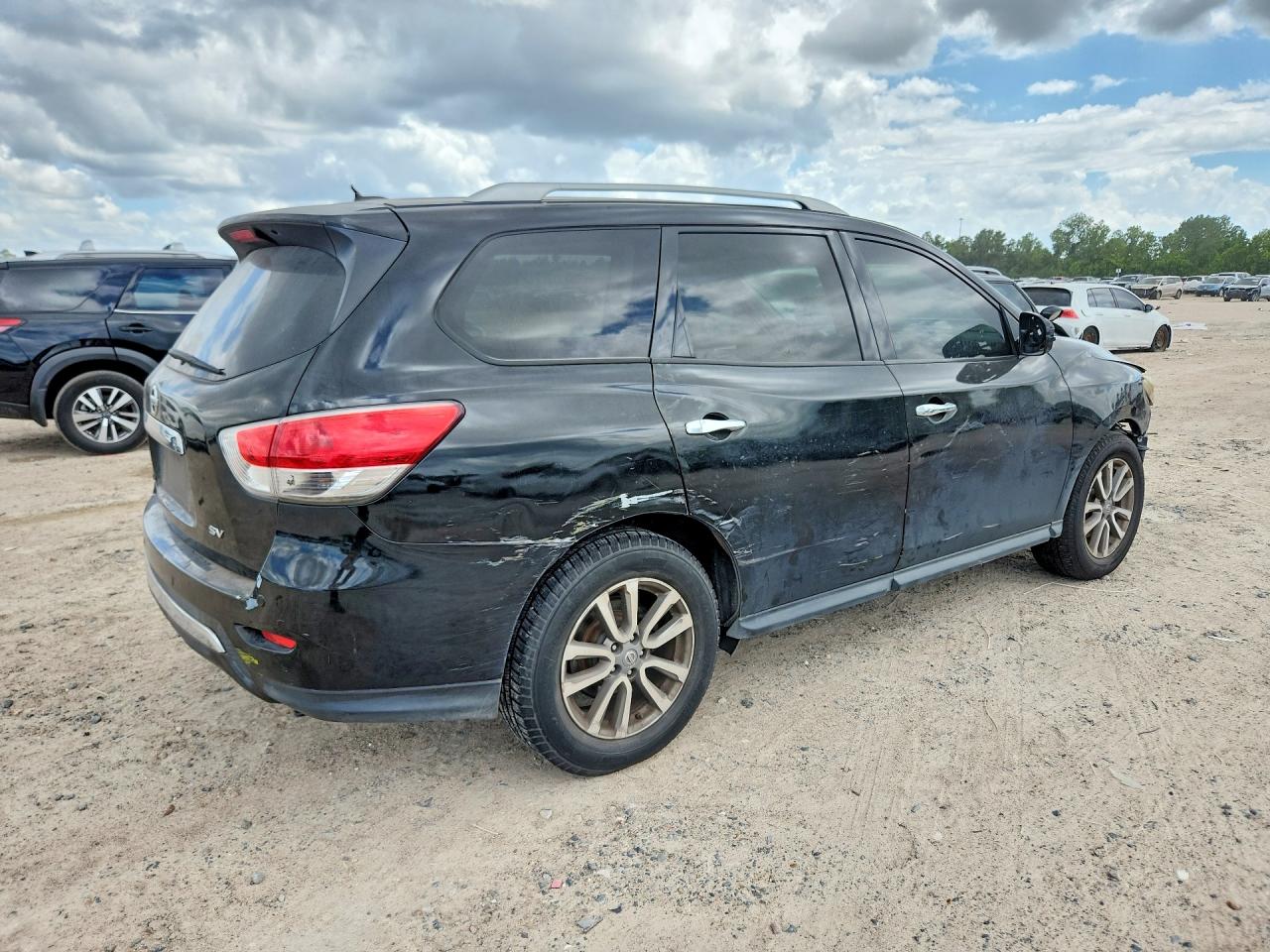Nissan Pathfinder Sv