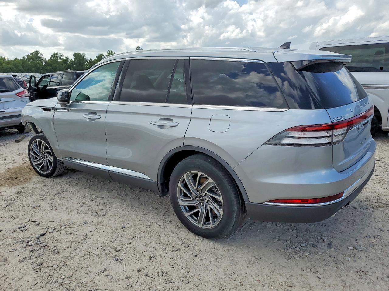 Lincoln Aviator