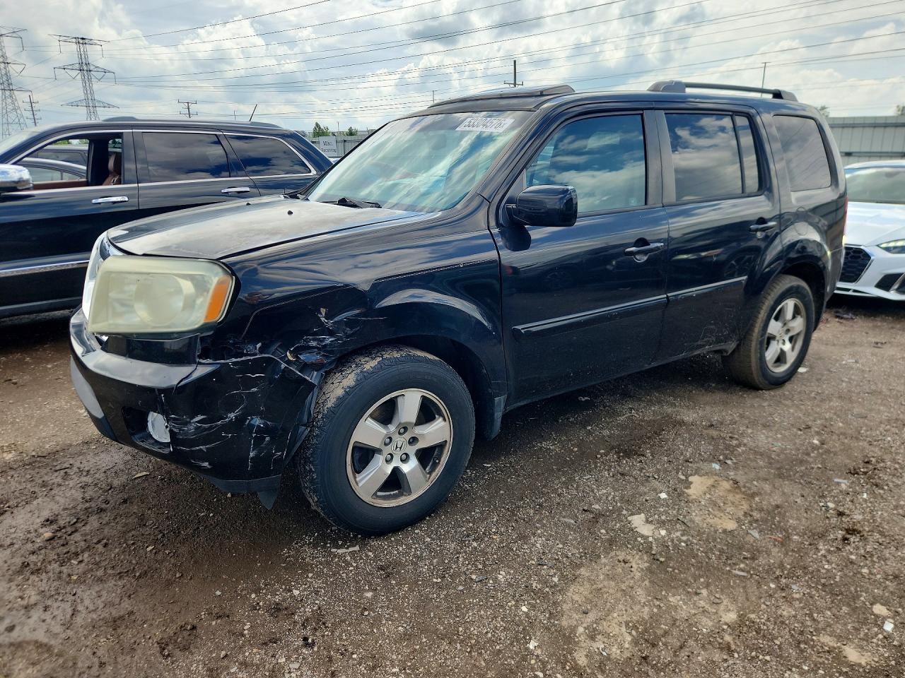 Salvage Honda Pilot Image