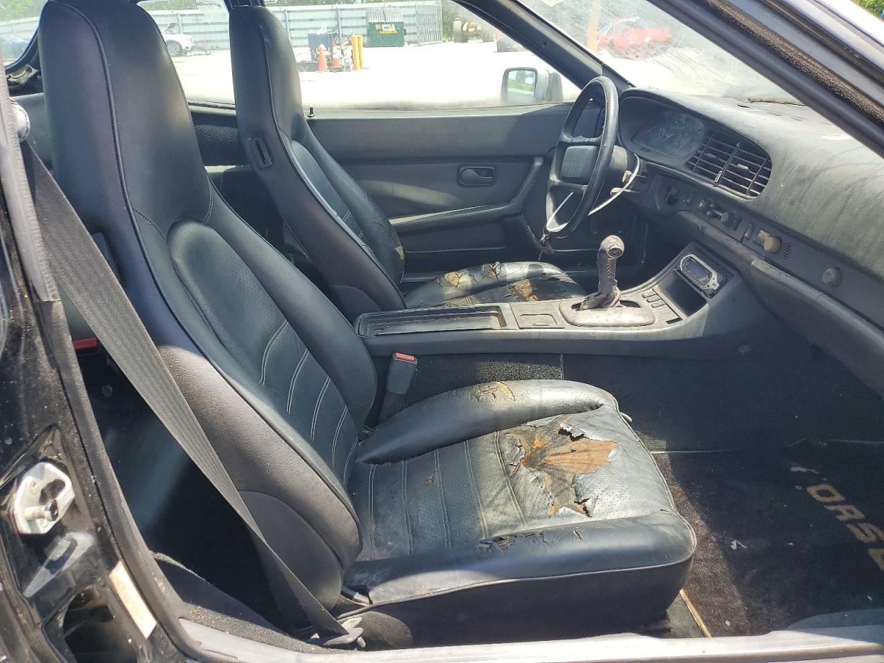 Porsche 944