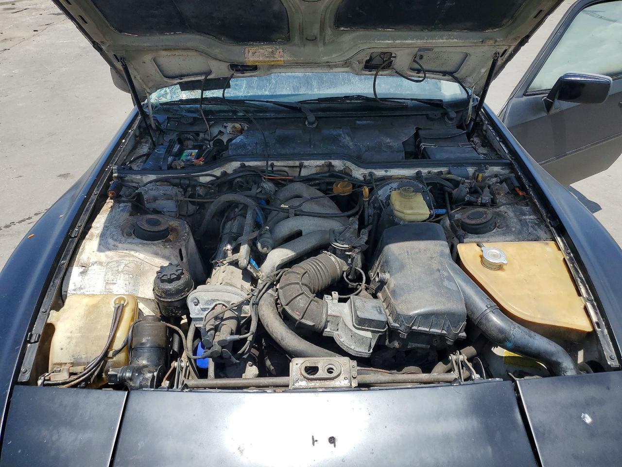 Porsche 944
