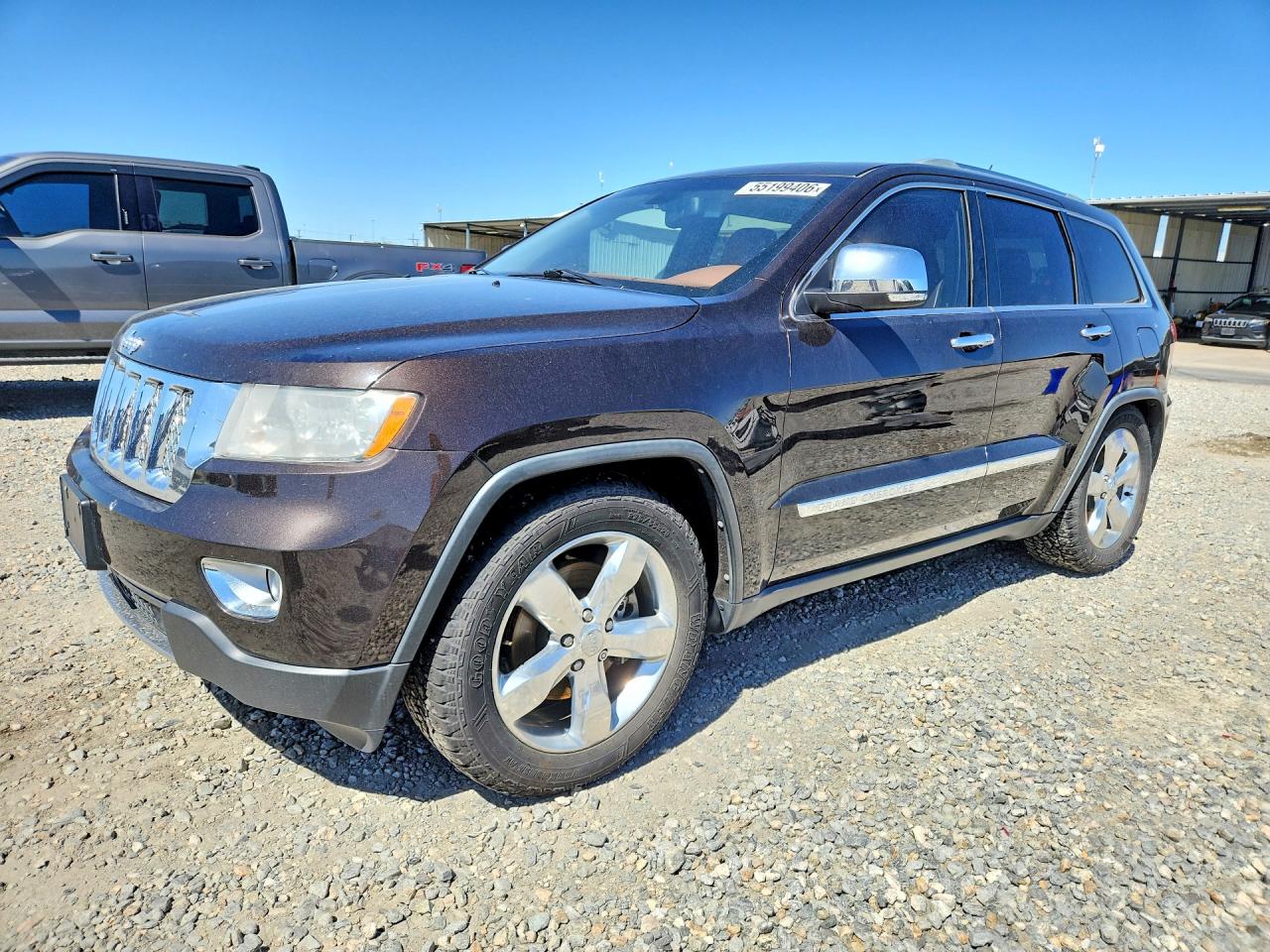 Salvage Jeep Cherokee Image