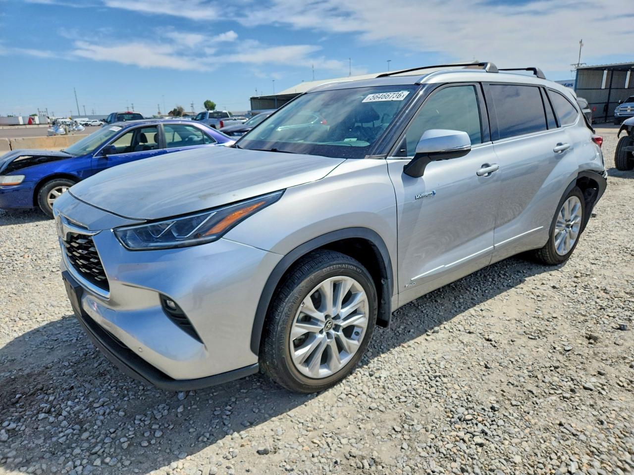 Salvage Toyota Highlander Image
