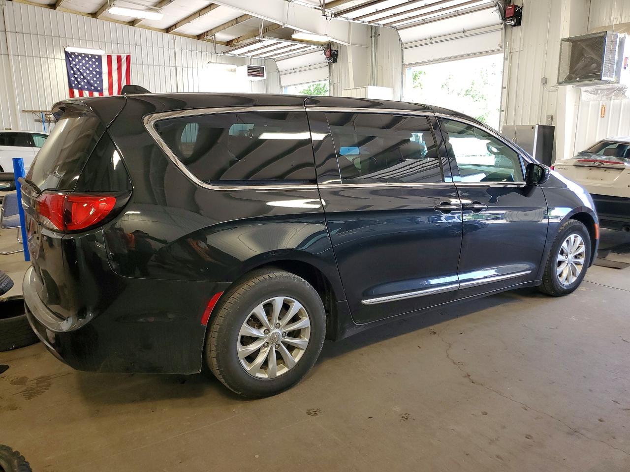 Chrysler Pacifica Touring L