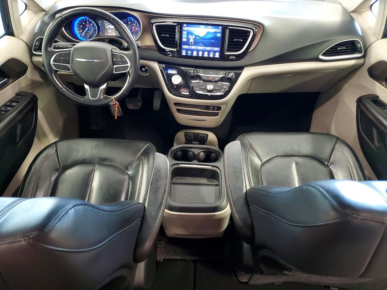 Chrysler Pacifica Touring L